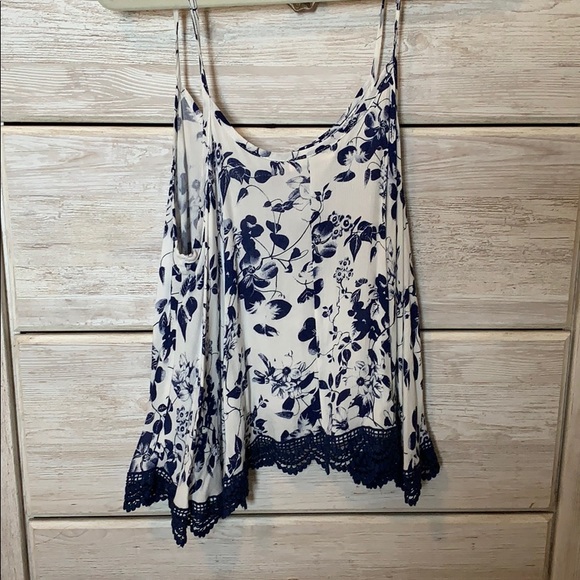 Altar’d State Tank - Picture 3 of 3